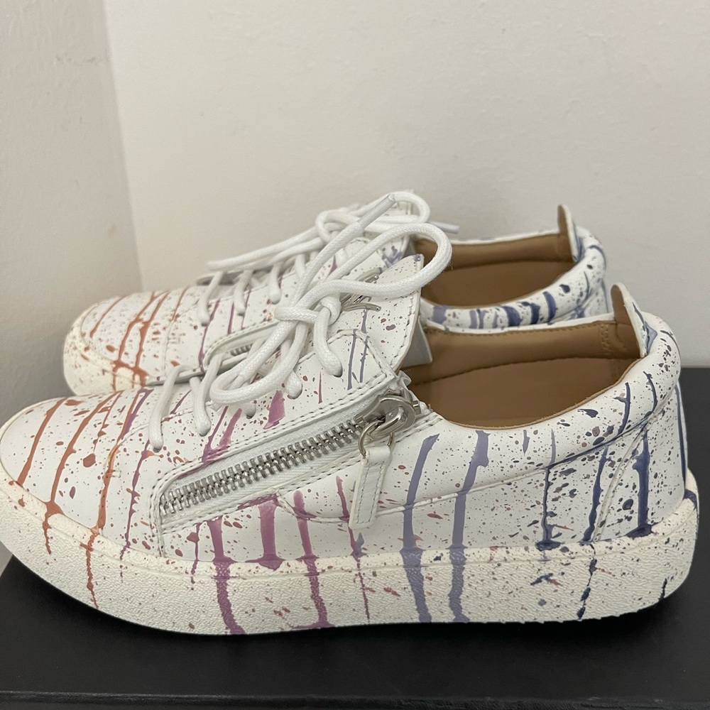 NIB Guiseppe Zanotti Women’s Paint Splattered Low Top Sneakers. Color WhiteMulti